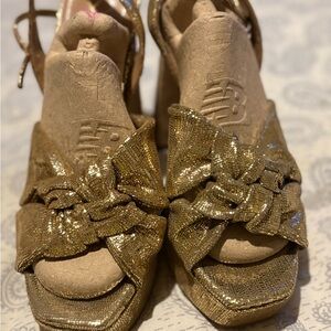 NWOB Sam Edelman Gold Women's Platform Heel